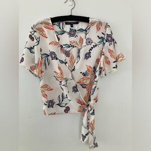 White Floral Cross Tie Short Sleeve Top